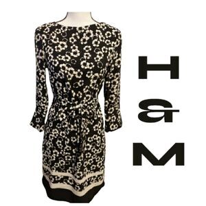 𝅺black and white floral NWT H&M dress womens Size 2